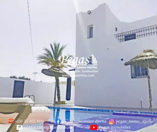 photo bien À vendre une villa S3 avec piscine au route du phare Titre bleu