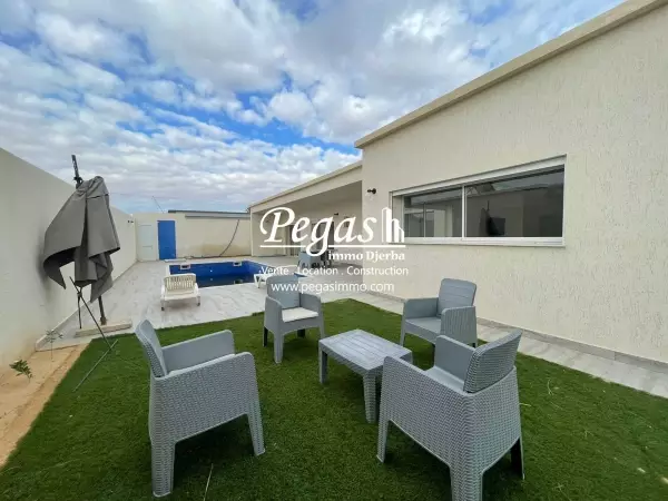 photo bien À vendre une maison avec piscine Djerba